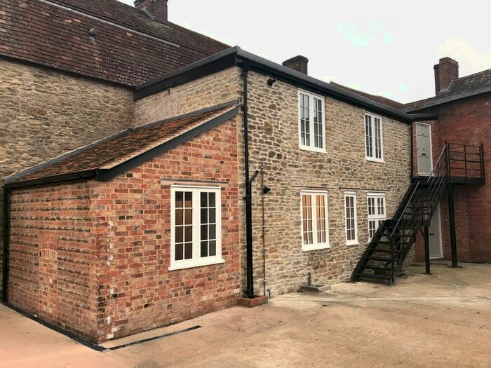 1 Bedroom Flat To Rent In High Street, Wincanton, BA9