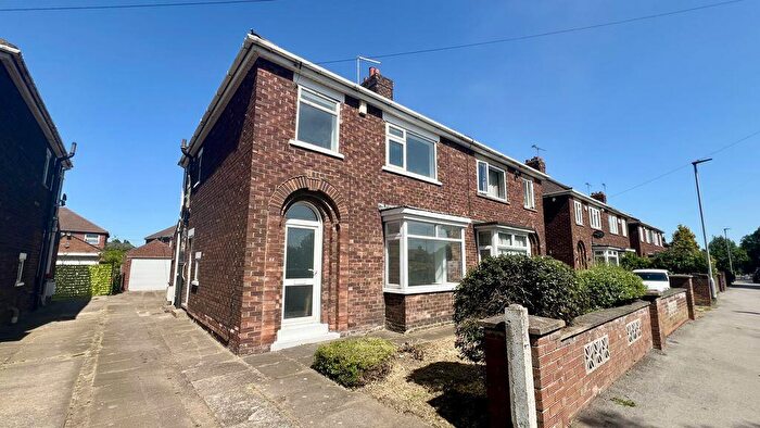 3 Bedroom Semi-Detached House For Sale In Queensway, Scunthorpe, DN16