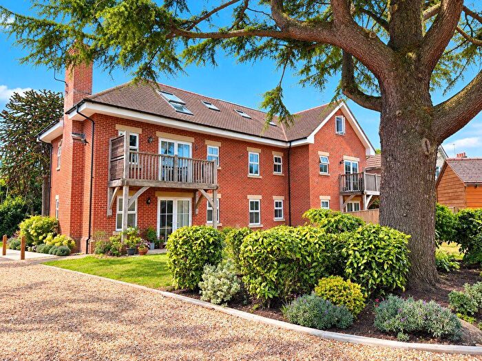2 Bedroom Flat To Rent In Old Forge Close, Ringwood, BH24