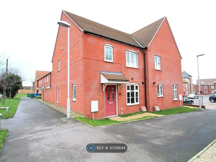 3 Bedroom Semi Detached House To Rent In Symonds Drive, Sittingbourne, ME10