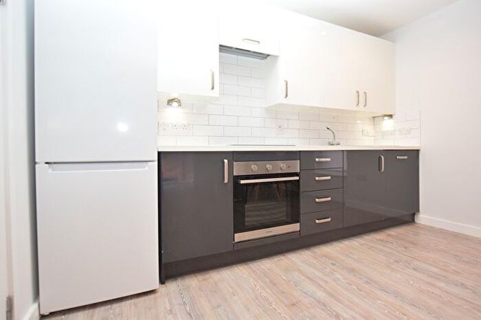 2 Bedroom Flat To Rent In Acorn Street, Sheffield, S3