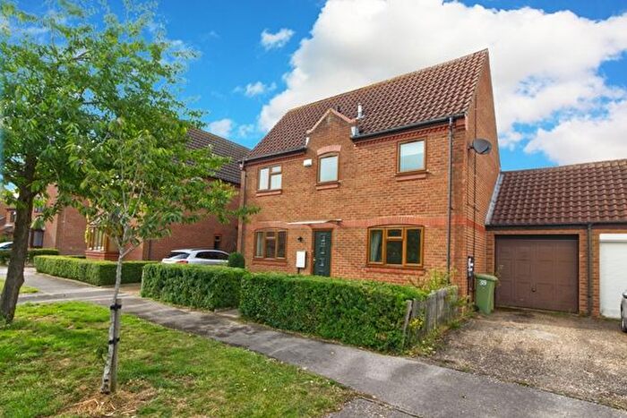 3 Bedroom Detached House To Rent In Aldrich Drive, Willen, Milton Keynes, MK15