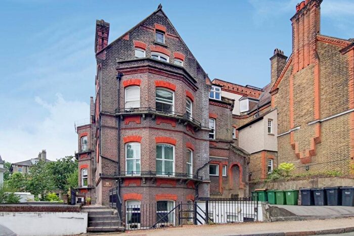2 Bedroom Flat To Rent In East Heath Road, Hampstead, London, NW3