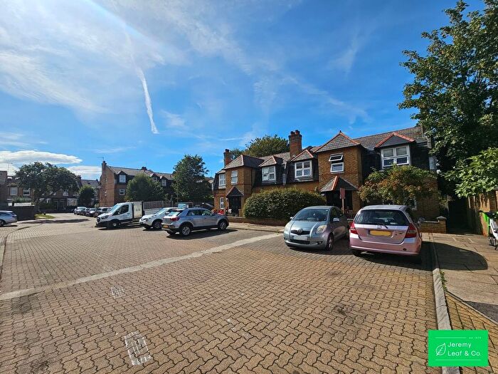1 Bedroom Flat To Rent In Claybrook Close, London, N2