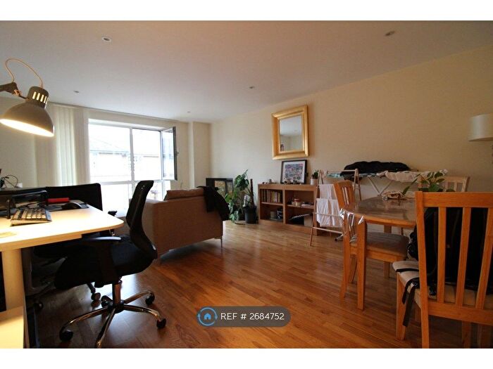 1 Bedroom Flat To Rent In Grant House, London, SW9
