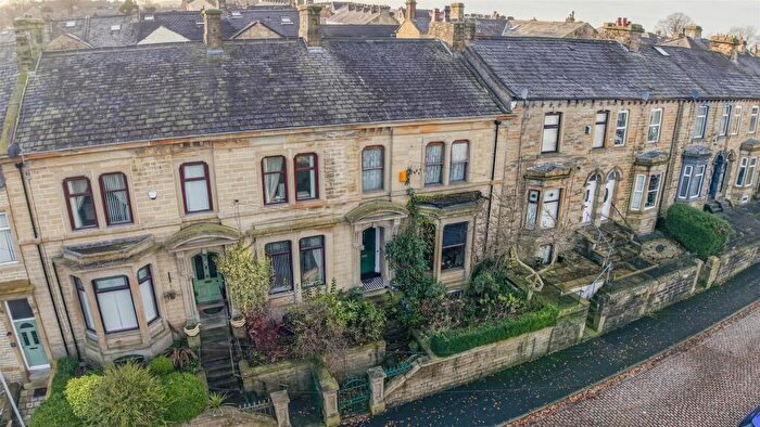 4 Bedroom Terraced House For Sale In Piccadilly Road, Burnley, Lancashire, BB11