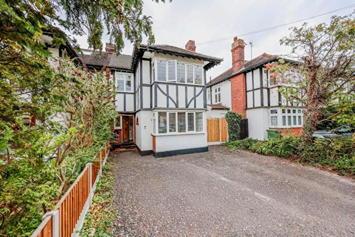 4 Bedroom Semi Detached House For Sale In Blenheim Chase, Leigh-On-Sea, SS9