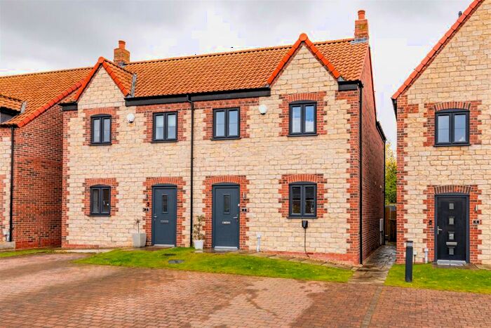 3 Bedroom Semi-Detached House For Sale In Millers Court, Waddingham, DN21