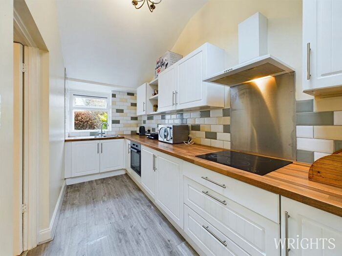 3 Bedroom Bungalow For Sale In Herns Lane, Welwyn Garden City, AL7