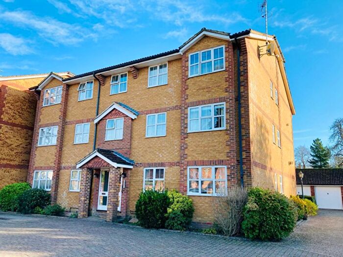 2 Bedroom Flat To Rent In Rushams Road, Horsham, RH12