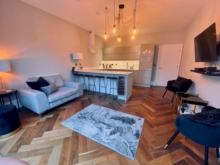 2 Bedroom Flat To Rent In Cathedral Road, Cardiff CF11