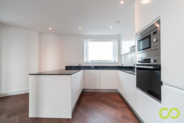 2 Bedroom Flat For Sale In Gateway Tower, Royal Victoria, E16