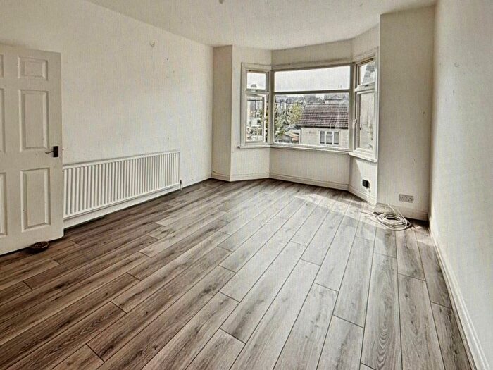 2 Bedroom Property To Rent In Silverdale Avenue, Westcliff-On-Sea, SS0