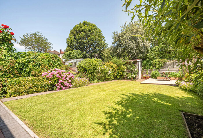 3 Bedroom Semi-Detached House For Sale In Birdwell Road, Long Ashton, Bristol, BS41