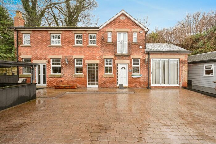 3 Bedroom Detached House For Sale In Doncaster Road, Conisbrough, Doncaster, DN12