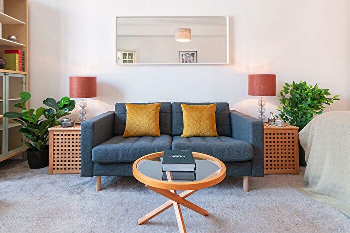 Studio To Rent In Princess Court, London, W2