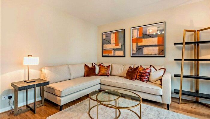 2 Bedroom Flat To Rent In Fulham Road, London, SW3