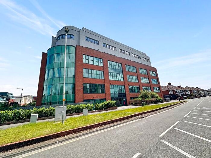 2 Bedroom Flat To Rent In Chesterfield House, Bath Road, Slough, SL1
