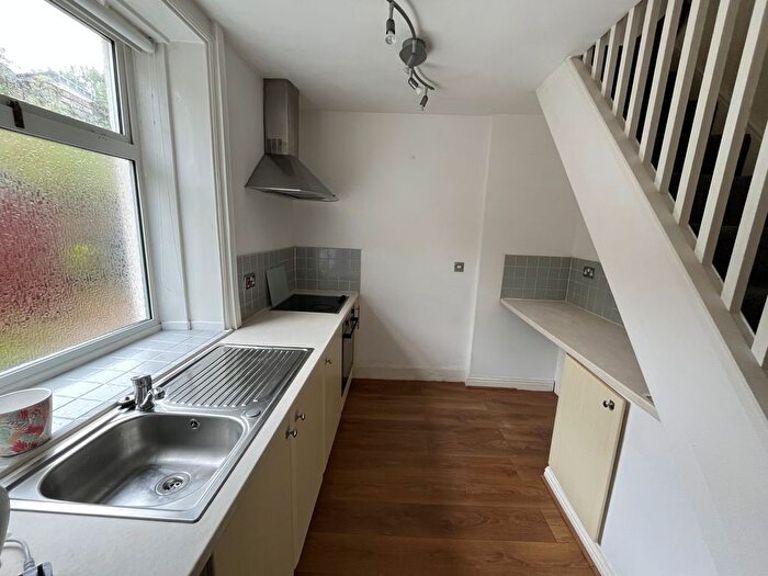 2 Bedroom End Terrace House To Rent In Ripponden Road, Oldham, OL4