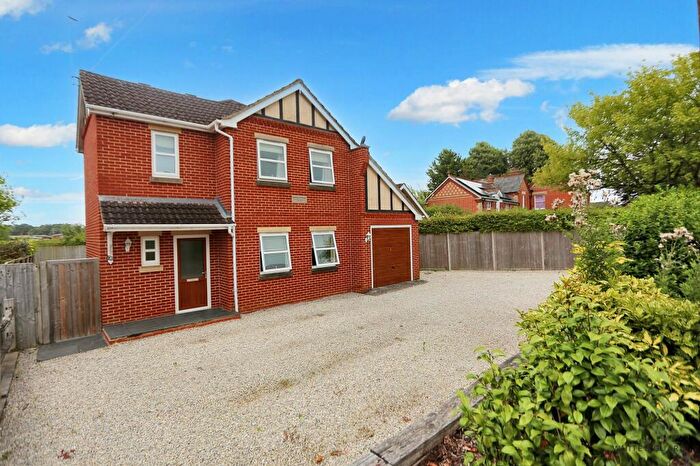 3 Bedroom Detached House For Sale In Solomons Lane, Shirrell Heath, SO32