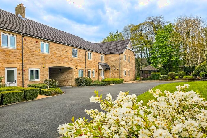 2 Bedroom Flat To Rent In St. Gabriels Court, Horsforth, LS18