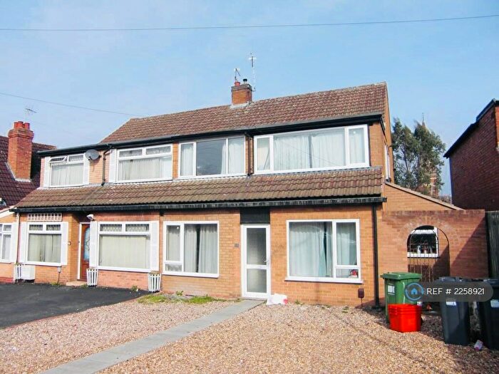 6 Bedroom Semi-Detached House To Rent In St. Helens Road, Leamington Spa, CV31