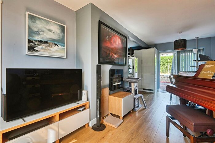 3 Bedroom Terraced House For Sale In Shopton Road, Birmingham, B34