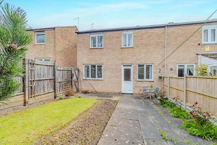 3 Bedroom Terraced House For Sale In Chevin Avenue, Leicester, LE3