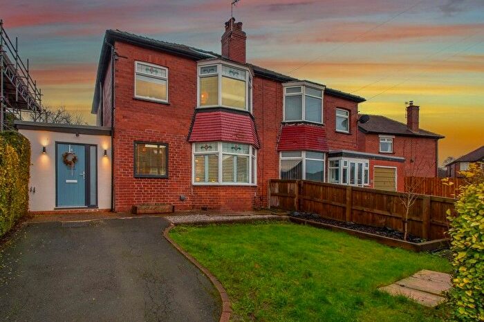 3 Bedroom Semi Detached House For Sale In Barthorpe Avenue, Leeds, LS17