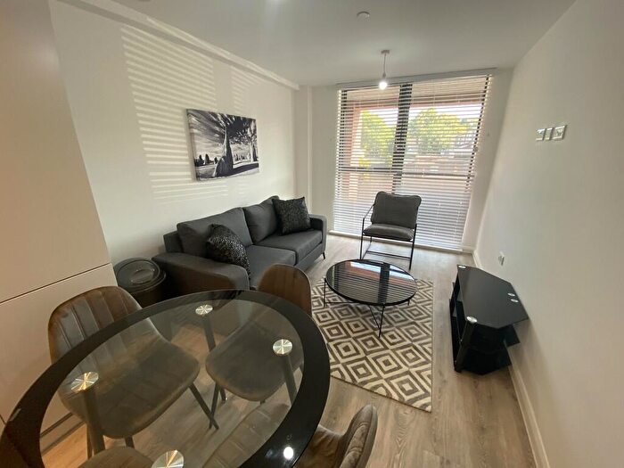 1 Bedroom Apartment To Rent In Parkview, Darwin Street, B12