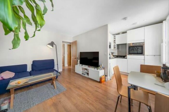 2 Bedroom Flat To Rent In York Street, Marylebone, London, W1U
