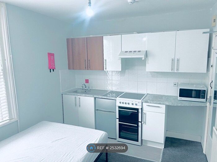 Studio To Rent In Waylen Street, Reading, RG1