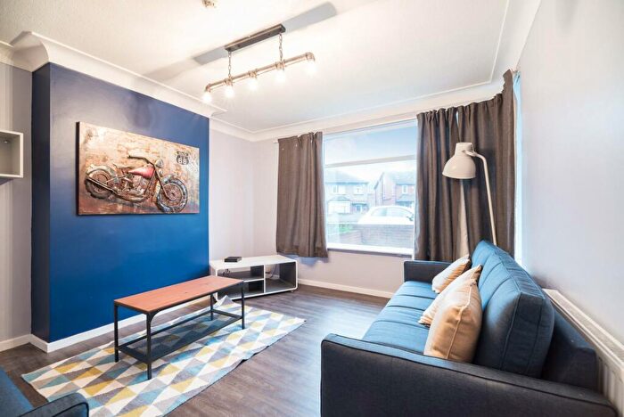 5 Bedroom House To Rent In St. Annes Drive, Leeds, LS4