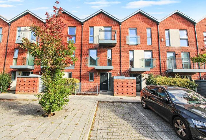 3 Bedroom Town House For Sale In Oswald Road, Woolston, SO19