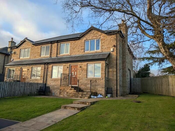 4 Bedroom Semi-Detached House To Rent In Crossfield View, Silsden, BD20