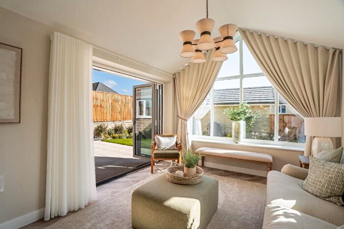 4 Bedroom Detached House For Sale In Teasel Green Off Weeland Road Eggborough, DN14