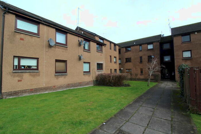 2 Bedroom Flat To Rent In Fortingall Place, Kelvindale, G12