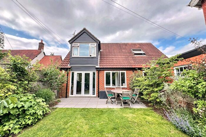 2 Bedroom Detached House For Sale In Redlynch, SP5