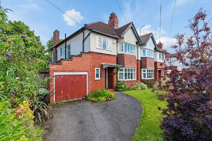 4 Bedroom Semi-Detached House For Sale In Framingham Road, Sale, M33