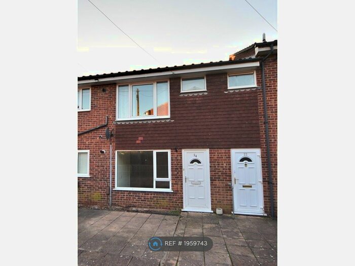 2 Bedroom Flat To Rent In Jodrell Close, Waterlooville, PO8