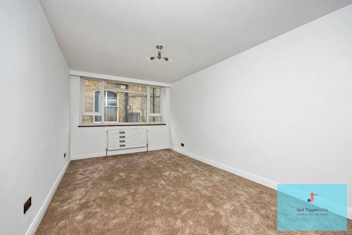 2 Bedroom Apartment To Rent In The Drive, Hove, BN3