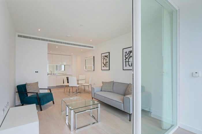1 Bedroom Flat To Rent In Sky Gardens, Wandsworth Road, Nine Elms, SW8