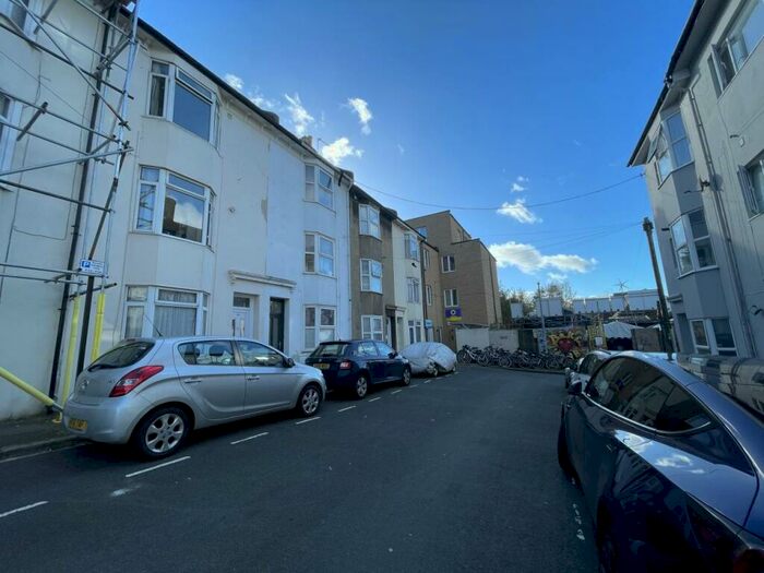 5 Bedroom House To Rent In St Martins Place, Brighton, East Sussex, BN2