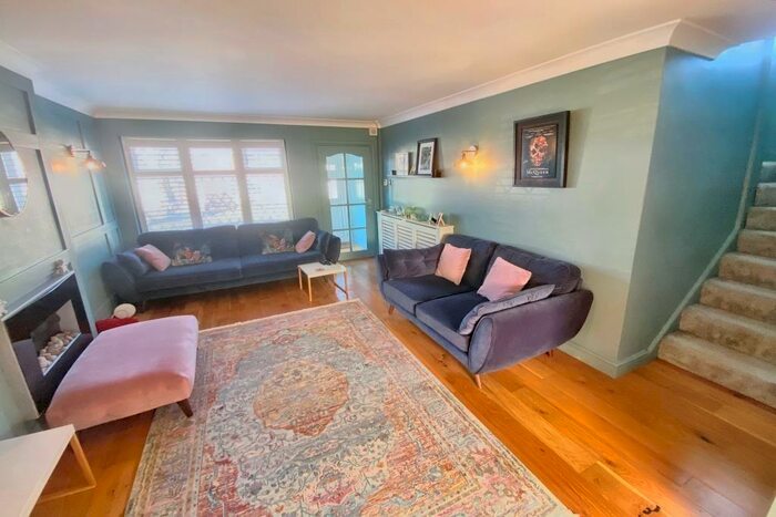3 Bedroom Semi-Detached House For Sale In Beaumaris Close, Allesley Green, Coventry, CV5