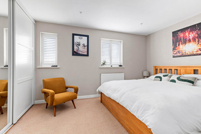 3 Bedroom Terraced House For Sale In Birdham Road, Chichester, PO20