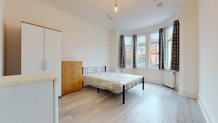 Studio To Rent In Lancaster Road, NW10