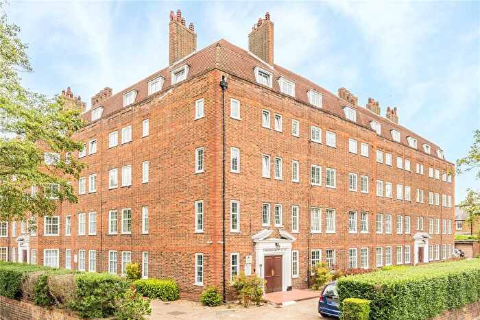 2 Bedroom Flat To Rent In Lebanon Court, Richmond Road, Twickenham, TW1