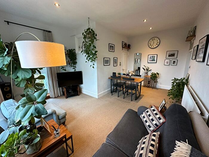 2 Bedroom Flat For Sale In Oakdale Road, Streatham, London, SW16