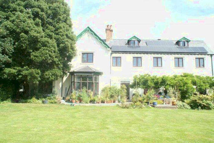 3 Bedroom Flat To Rent In Emsworth, PO10