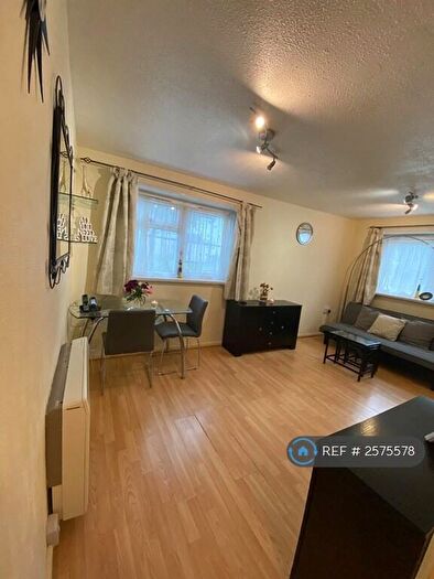 1 Bedroom Flat To Rent In Woodhouse, Leeds, LS6